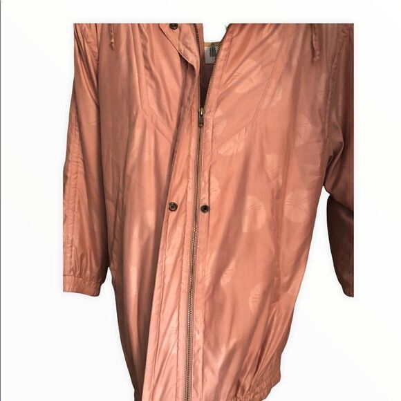 Fog by London Fog light pink coat with quilted insert. This can be coat or thinn - Picture 2 of 10